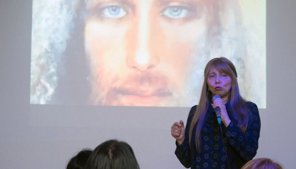 Paula Zamp realiza palestra nesta sexta-feira, no Ave Cristo, em Adamantina (Foto: Núcleo Espírita Coração de Jesus).