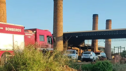 Equipes de resgate e do policiamento na empresa (Reproducao/Panorama Noticia).