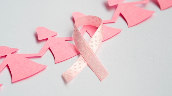 Programação do Outubro Rosa acontece nas unidades básicas de saúde de Adamantina (Freepik).