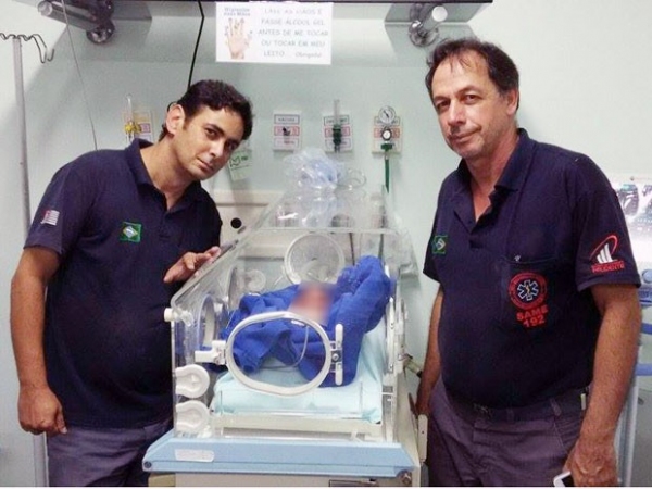 Socorristas do Same salvaram a recém-nascida que teve parada cardiorrespiratória (Foto: Cedida/Same).