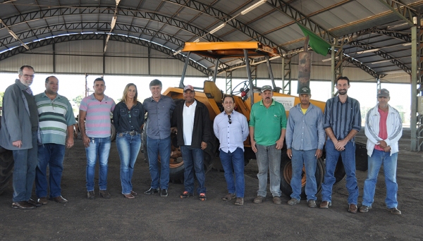 Autoridades e produtores rurais no lançamento da Patrulha Agrícola (Foto: Assessoria de Imprensa)