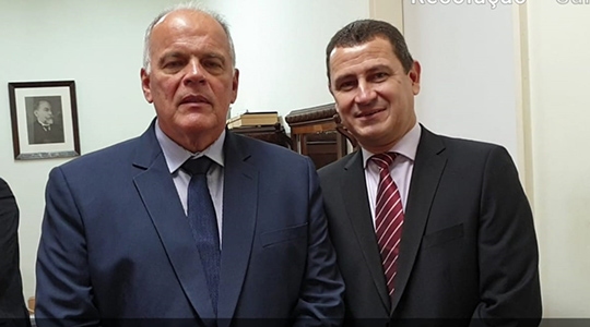 O Secretário da Segurança Pública, general João Camilo Pires de Campos, e o Delegado Seccional da PolÃcia Civil de Adamantina, Carlos Vasconcelos (Foto: Cedida).