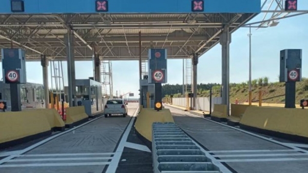 Excesso de velocidade poderá gerar multas aplicadas pelo DER/SP nas praças de pedágio da região (Divulgação/Eixo SP).