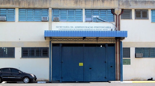 Penitenciária de Flórida Paulista, onde detento foi encontrado morto (Reprodução/Folha Regional).