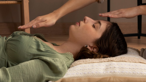 Reiki ? uma pr?tica medicinal alternativa j? utilizada na rede p?blica em outras localidades (Imagem ilustrativa/Freepik).