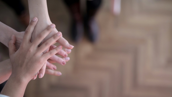 Iniciativa debate e compartilha experiências de ações de promoção da vida, prevenção do suicídio e outras violências (Imagem: Andrea Piacquadio/Pexels).