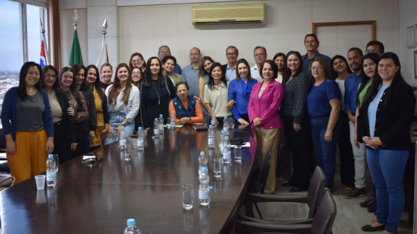 Assinatura do convenio (Cedida/Da Assessoria).