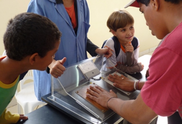 Pilha humana (Foto: Divulgação)