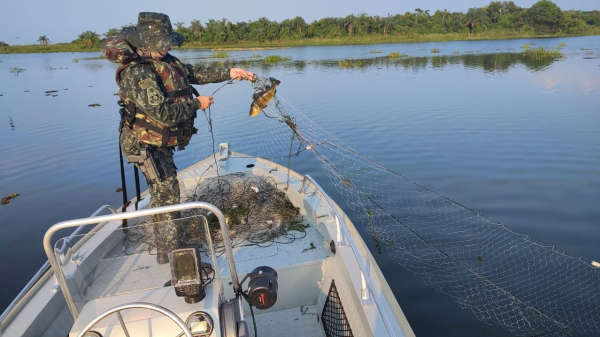 Periodo da Piracema deve ter fiscalizacao ampliada nos rios da regiao (Cedida/PM Ambiental).