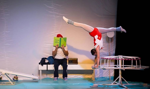 Programação terá início no dia 12 de março com um espetáculo de circo ? ?Playground?, da Cia LaMala (Foto: Divulgação).