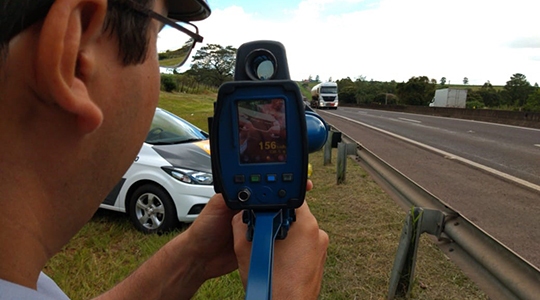 Com redução de diversos indicadores, infrações ligadas à ultrapassagem em local proibido e excesso de velocidade tiveram alta (Arquivo).