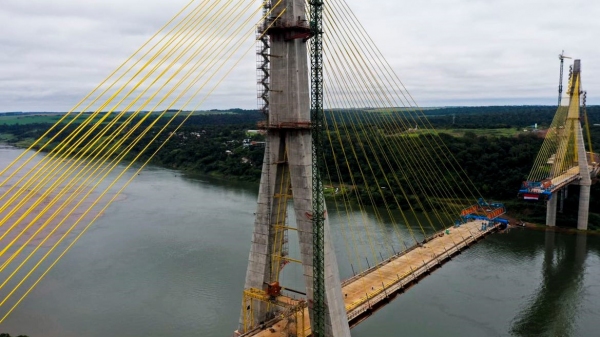 Finalizada, ponte terá 760 metros de comprimento e um vão livre de 470 metros, o maior da América Latina (Imagem: TV Brasil).