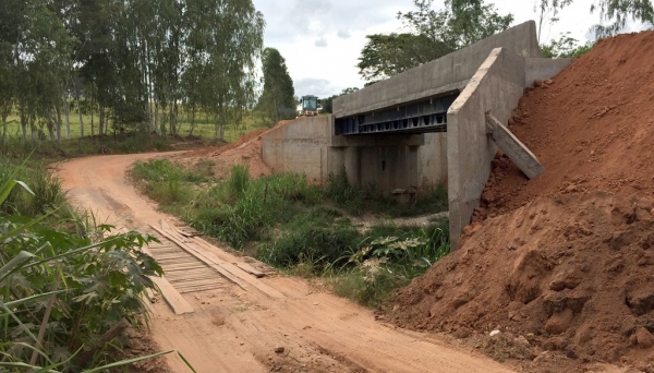 Obra iniciada em 2015 é fruto de convênio do Município com a Defesa Civil, e entra na reta final (Foto: Siga Mais).