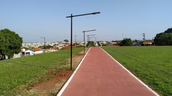 Campo do Marroco, local que recebeu luminárias led com alimentação fotovoltaica (Da Assessoria).