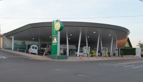 Em Adamantina, o Auto Posto Cocipa está localizado na Avenida da Saudade, altura do Parque dos Pioneiros (Foto: Siga Mais).