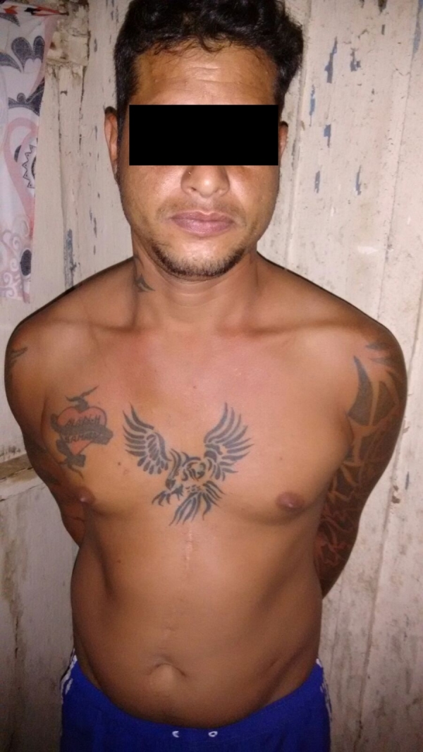 R.N.S. foi preso pela PolÃcia Militar em Irapuru, acusado de integrar quadrilha que roubou R$ 27 mil da dupla Pedro Paulo e Alex. (Foto: Cedida/PolÃcia Militar)