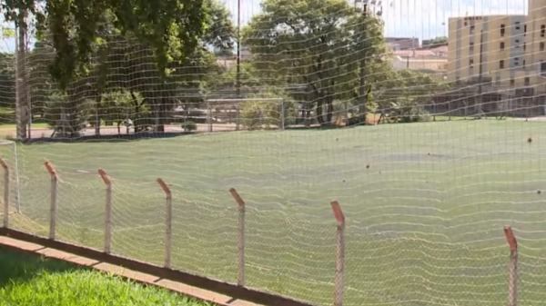Campo no Parque do Povo, onde ocorreu a fatalidade (Reproducao/TV Fronteira).