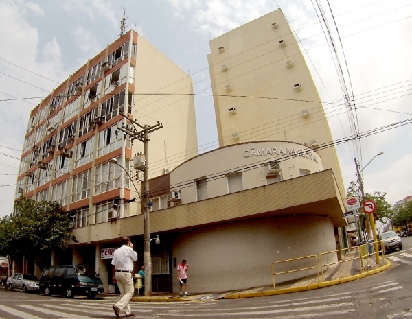 Câmara de Adamantina tem duas sessões extraordinárias nesta quarta-feira (Foto: Acácio Rocha).