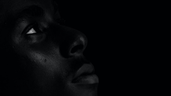 Programação acontece nesta sexta-feira (11) na Casa Afro, em Adamantina (Prince Akachi/Unsplash).