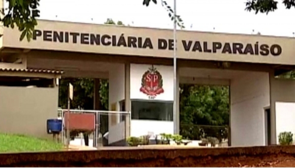 Presos fugitivos cumpriam pena no regime semiaberto, na penitenciária de Valparaíso (Imagem: Reprodução/TV Tem).