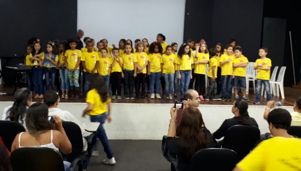 Alunos do Projeto Guri, nas áreas de canto coral e orquestra, se apresentam neste sábado, na Praça Élio Micheloni (Foto: Ilustração).