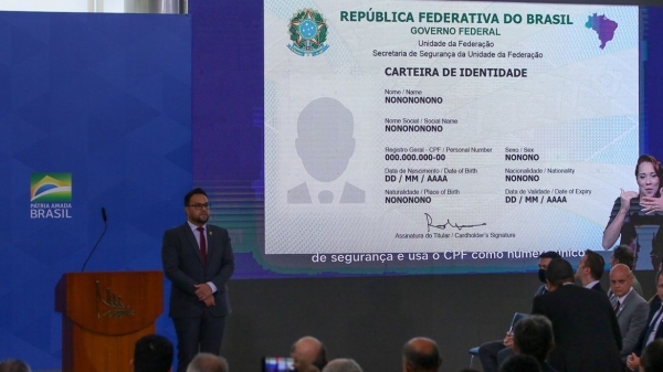Cerimônia de apresentação do novo documento de identidade (Foto:  Fabio Rodrigues Pozzebom/Agência Brasil).