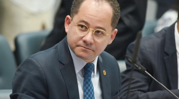 Deputado Cezinha da Madureira está com quadro geral bom e em isolamento domiciliar (Reprodução).