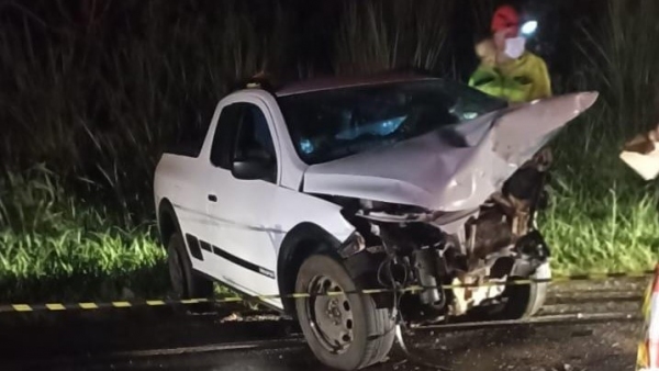 VW Saveiro envolvida no acidente, onde estava a vítima fatal (Reprodução/Portal NC Pompeia).