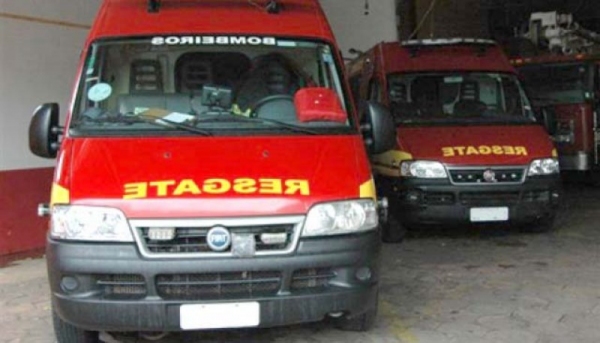 Bombeiros realizam buscas na região onde os dois pescadores desapareceram, em Tupã (Foto: Reprodução/Site Bastos Já).