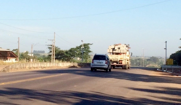 Velocidade para o trecho foi fixada em 60km/h, em Lucélia (Foto: Marcelo Mota/Cedida).