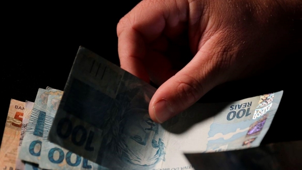 Banco Central orienta para acessar o site oficial, único canal para consulta e solicitação de saques aos que tenham saldo a receber (Foto: José Cruz/Agência Brasil).