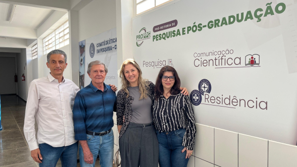 Sugest?o de legenda: Reitor e representantes da FAI mobilizados na iniciativa (Imagem: Gustavo Amaral/FAI).