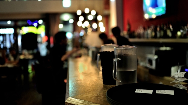 Maioria das infrações envolveu bares da cidade (Ilustração:Ink_Lee0 por Pixabay).