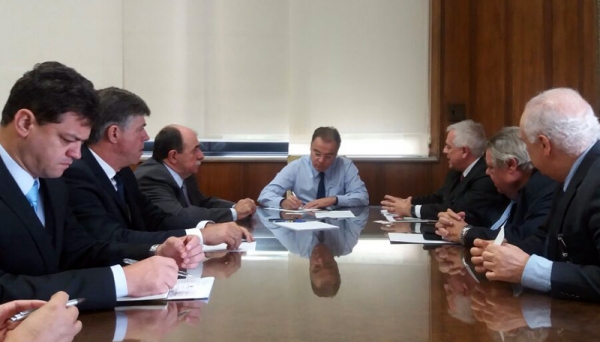 Grupo de representantes das Instituições Municipais de Ensino Superior de São Paulo foi recebido pelo secretário-chefe da Casa Civil, Samuel Moreira, no Palácio dos Bandeirantes (Foto: Assessoria de Imprensa).