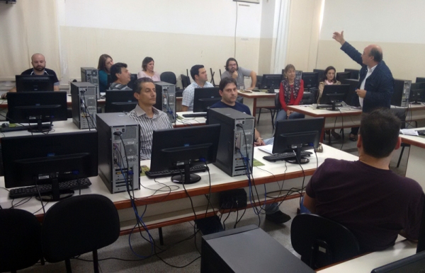 Comissão organizadora se reúne com coordenadores de cursos para planejar Mostra de Profissões 2016. (Foto: Central FAI de Comunicação)
