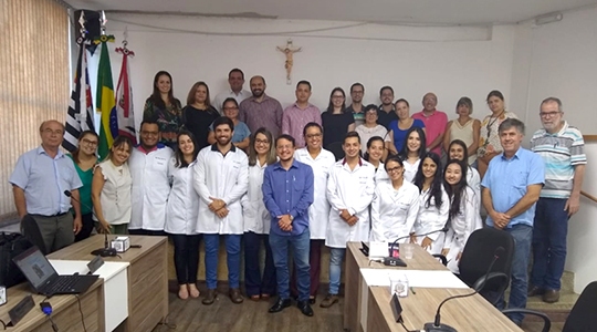Residência Multiprofissional apresenta resultados de 2018 e acolhe turma de 2019; curso gratuito é destinado a profissionais de Enfermagem, Fisioterapia e Nutrição, que atuam por dois anos na rede pública local com bolsa de R$ 3.330 foto de Daniel Torres