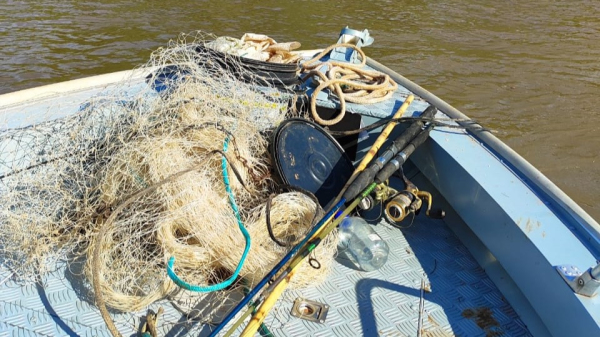 Materiais localizados no Rio Aguape? e apreendidos pela PM Ambiental em Adamantina (Cedida/PM Ambiental).