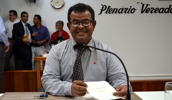 Robertinho está no seu primeiro mandato e deixou o Democratas (DEM), formalizando ontem sua desfiliação (Foto: Acácio Rocha).