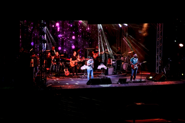 Somente neste domingo (9), público de 10 mil curtiu os principais sucessos da dupla Jorge e Mateus. (Foto: Gustavo Castellon | Grupo IMPACTO)