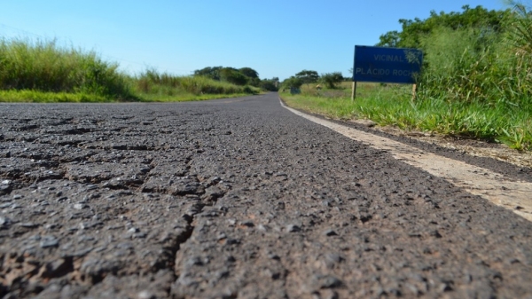 Em 26 km de extensão, Plácido Rocha deverá ser recapeada pelo Governo de SP (Arquivo: Siga Mais).