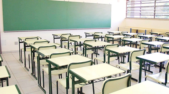 Escolas estaduais terão dois novos perÃodos de recesso, em abril e outubro, que se somarão ao tradicional recesso de julho e férias de fim de ano (Ilustração).