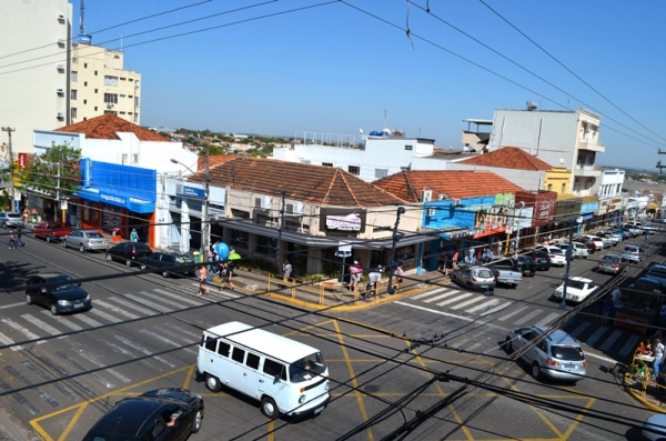 Comércio, repartições públicas municipais e bancos têm horário especial de funcionamento (Foto: Acácio Rocha).