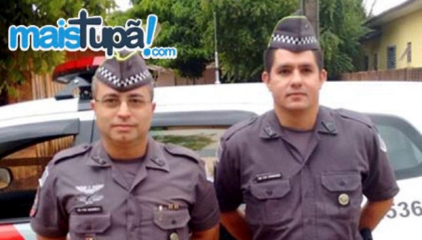 Cabo Marbio e o Soldado Sanches, policiais responsáveis pelo salvamento em Salmourão (Foto: Mais Tupã).