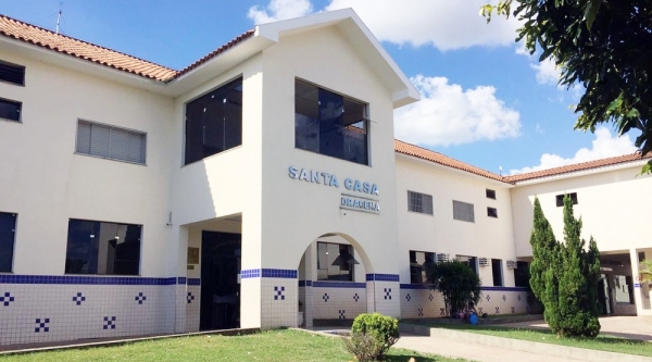 Dracena teve dois óbitos por Covid-19 e um paciente positivo para a doença está internado na Santa Casa da cidade (Foto: Claudinei Troiano/TV Fronteira).