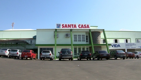 Santa Casa de Osvaldo Cruz, onde a criança foi atendida (Imagem: TV Fronteira).