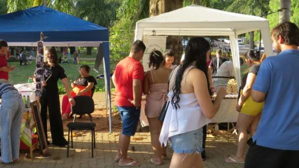 Feira realizada em novembro do ano passado no Parque Caldeira (Acervo Pessoal|@camaleaofeiradeartes).