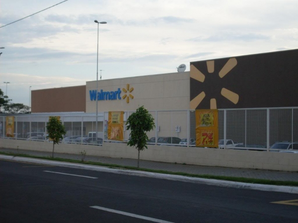 Walmart foi inaugurado em 2009 em Marília e encerra atividades na cidade nesta quarta-feira (Foto: Reprodução/Internet).