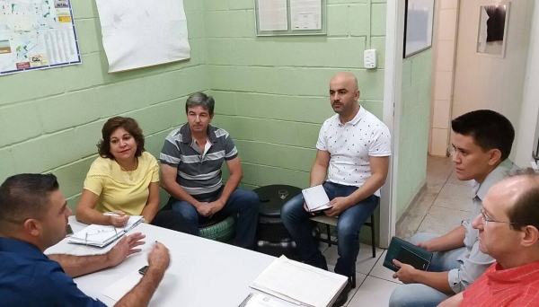 Secretário de Obras e Serviços, Welington Zerbini recebeu hoje os vereadores Dinha Santos Gil, Paulo Cervelheira, Acácio Rocha, Alcio Ikeda e o presidente da Câmara, Eduardo Fiorillo (Foto: Assessoria de Imprensa).