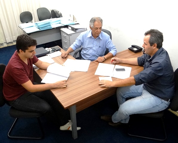 Crise econômica e redução de despesas foi tema central da reunião na Secretaria da Fazenda em Dracena (Foto: Assessoria de Imprensa).