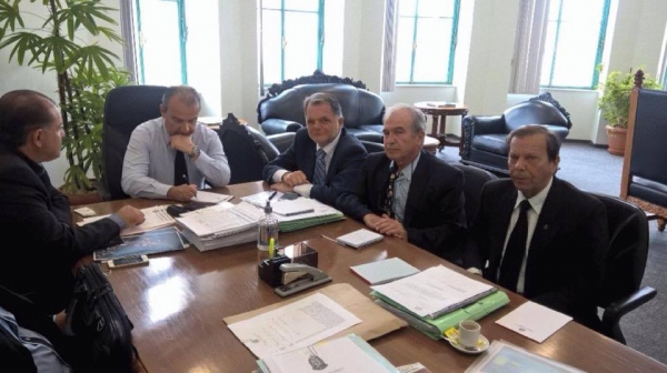 Prefeito Dr. Pacheco em reunião na Secretaria da Segurança Pública em São Paulo (Foto: Cedida).